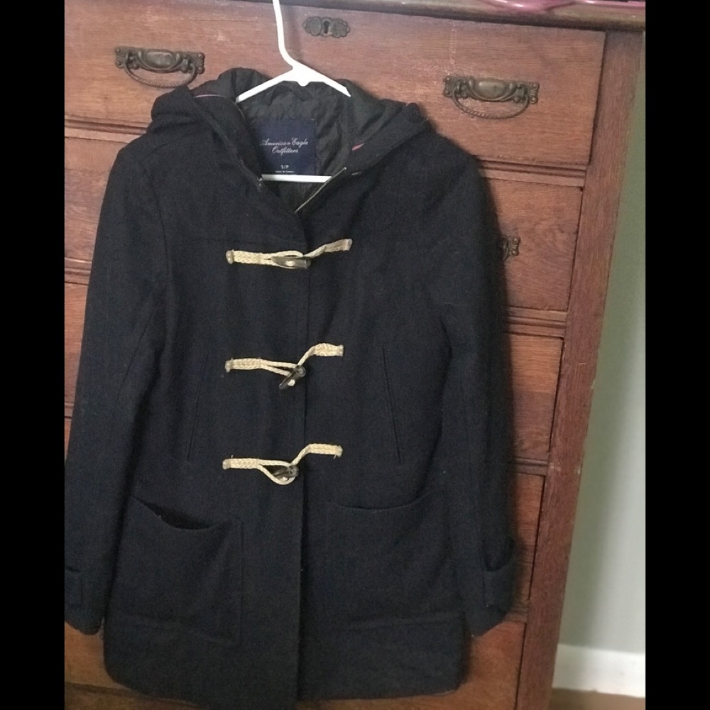 Wool peas coat with toggle detail